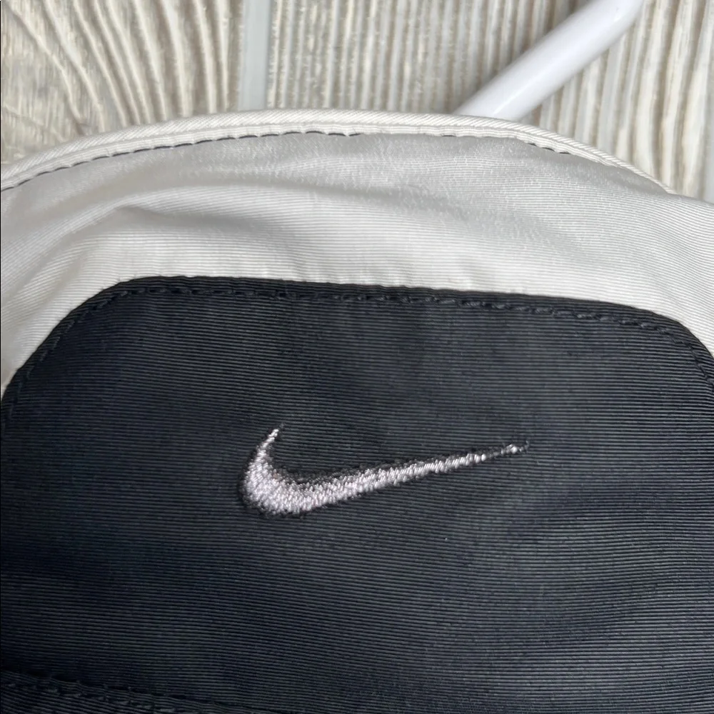 Women's Black and White Jacket vintage Nike jacket Size XL